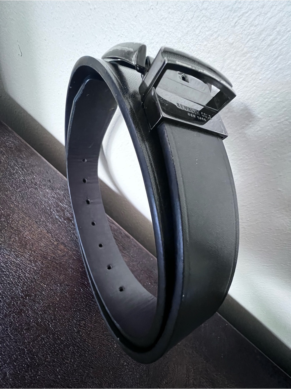Kenneth Cole Black Leather Belt with roughed up  Buckle SMALL (30-32)